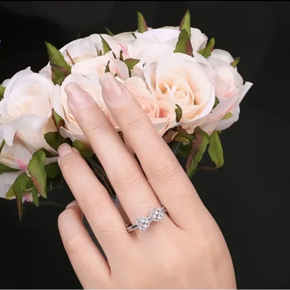 Bow Shaped Sterling Silver Ring 💍 Size 7 - Picture 10 of 10